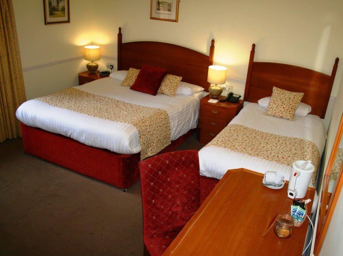 Queens Head Inn Nassington Экстерьер фото